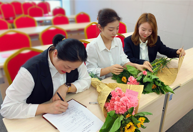 新型能源公司：“母親節(jié)”讓愛(ài)“不打烊”圖3.png