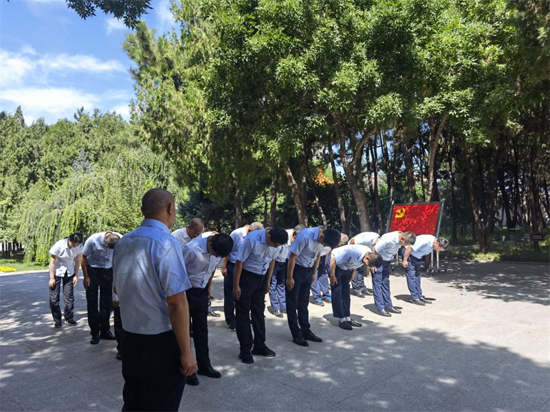 選煤公司陜北黨小組開展“黨在我心中，永遠(yuǎn)跟黨走”主題黨日活動-2.png
