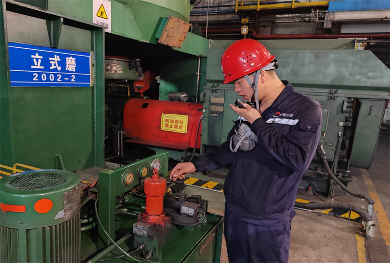 神木分公司水煤漿廠:生產(chǎn)一線的“暗夜”行者3.png 神木分公司水煤漿廠:生產(chǎn)一線的“暗夜”行者3.png