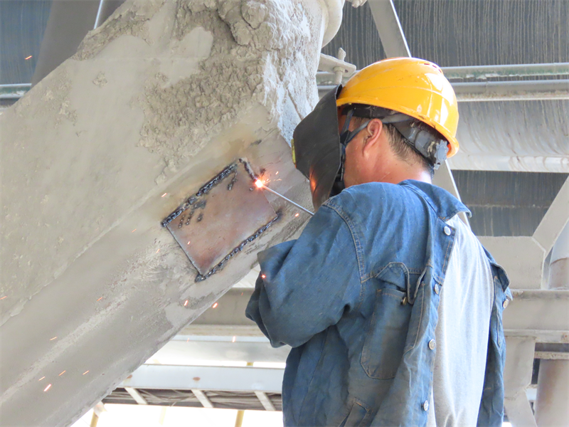 福建陜科公司:致敬,高溫下的守護(hù)者!2.png 福建陜科公司:致敬,高溫下的守護(hù)者!2.png